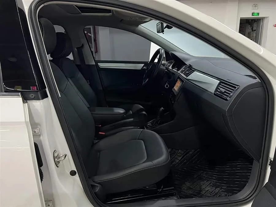 Skoda Rapid Xinrui 2022 1.5L Automatic Comfort Edition 2022 — миниатюра 5