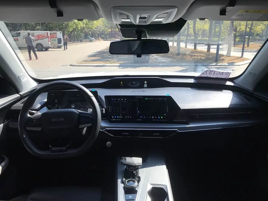 Oshan Z6 Changan Auchan Z6 2023 Blue Whale 1.5T DCT smart model 2024 — миниатюра 5
