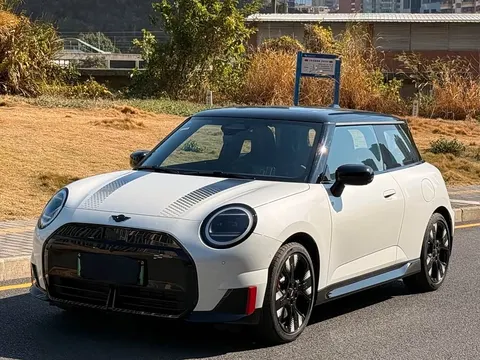 MINI electric JCW 2026 купить в Москве