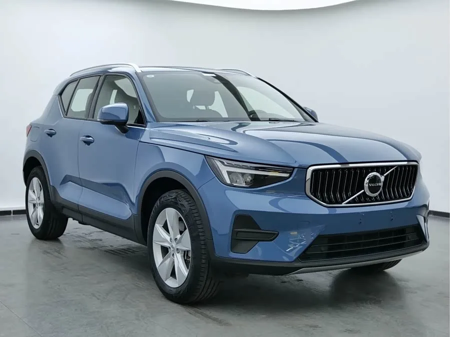 Volvo XC40 2024 B3 Zhixing Fashion Edition 2023 — миниатюра 3