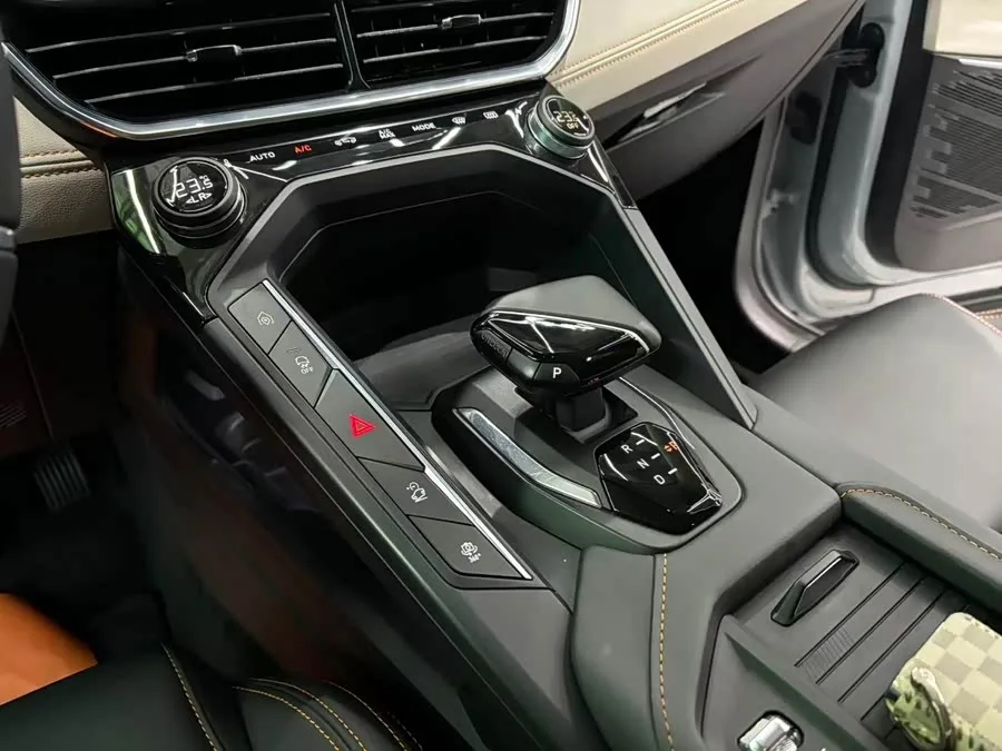 Lynk & Co 06 EM-P Lynk & Co 06 EM-P 2022 PHEV 84KM Endurance Edition Pro 2022 — миниатюра 4