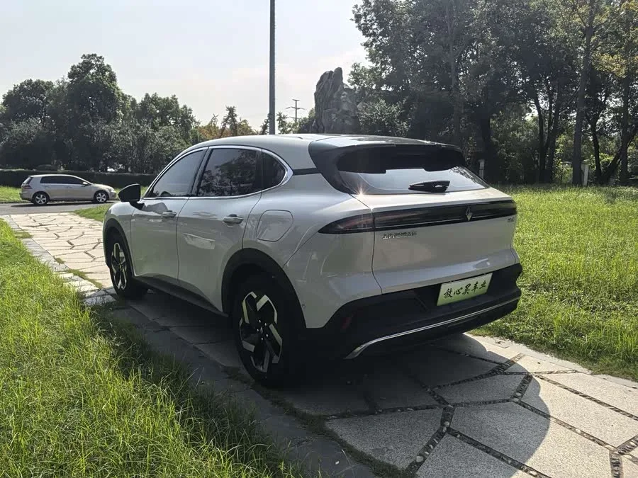 Baojun Sea of Clouds Baojun Yunhai 2024 600km pure electric version 2024 — миниатюра 3
