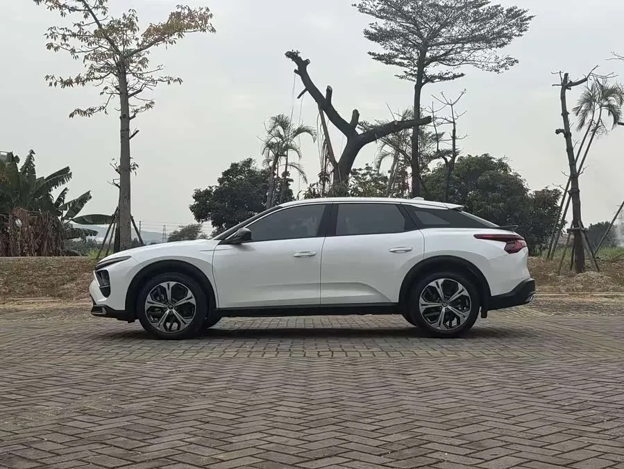 Citroen Versailles C5 X Versailles C5 X 2023 1.6T enjoys extraordinary benefits 2023 — миниатюра 2