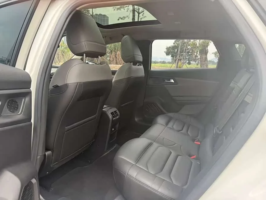 Citroen Versailles C5 X Versailles C5 X 2023 1.6T enjoys extraordinary benefits 2023 — миниатюра 4