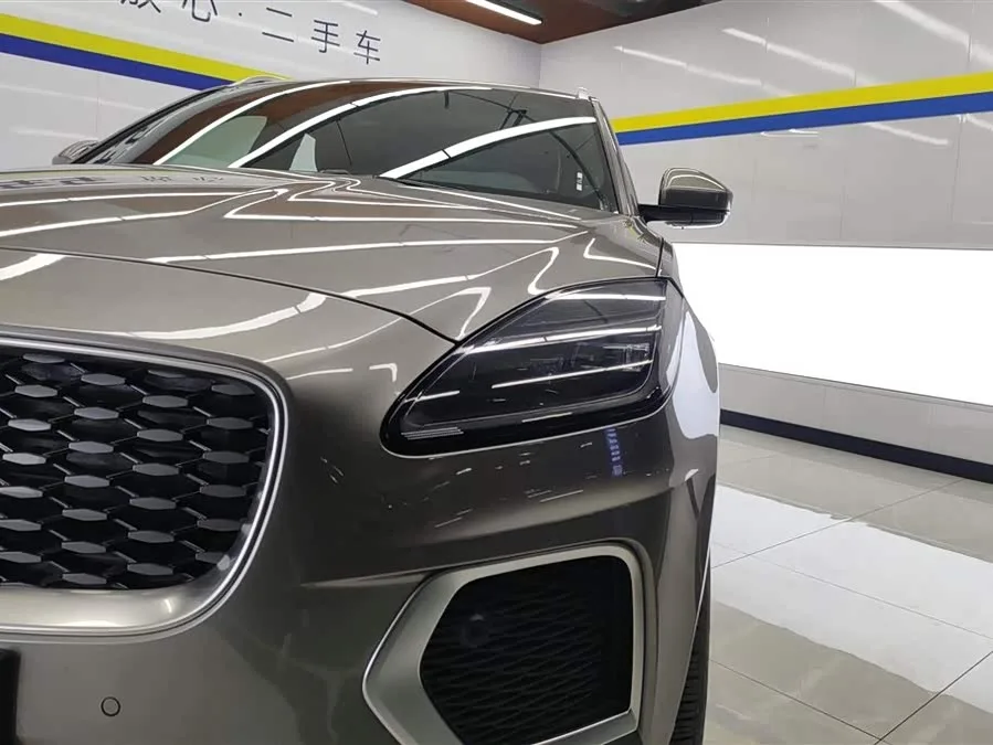 Jaguar E-Pace 2024 aggressive sports version R-DYNAMIC S 2023 — миниатюра 2