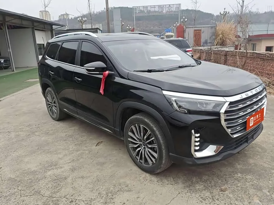 Jetour X90 PLUS JETOUR X90 PLUS 2023 Model 1.6TD DCT Villa 5 Seaters 2022 — миниатюра 2