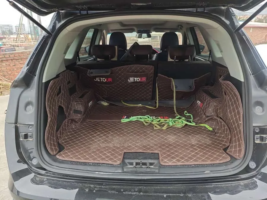 Jetour X90 PLUS JETOUR X90 PLUS 2023 Model 1.6TD DCT Villa 5 Seaters 2022 — миниатюра 3