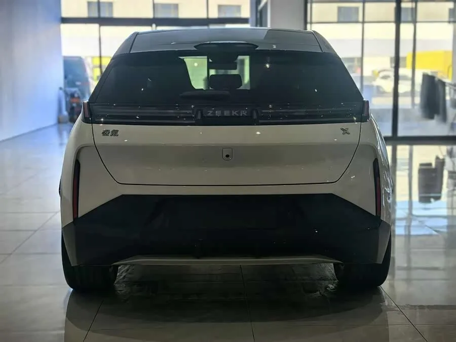 Zeekr X Zeekr X 2025 five-seat rear-wheel drive version 2024 — миниатюра 2