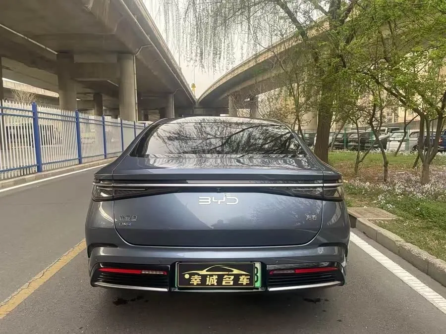 BYD seal Haibao 2024 Glory Edition DM-i 1.5L 121km Luxury 2024 — миниатюра 2