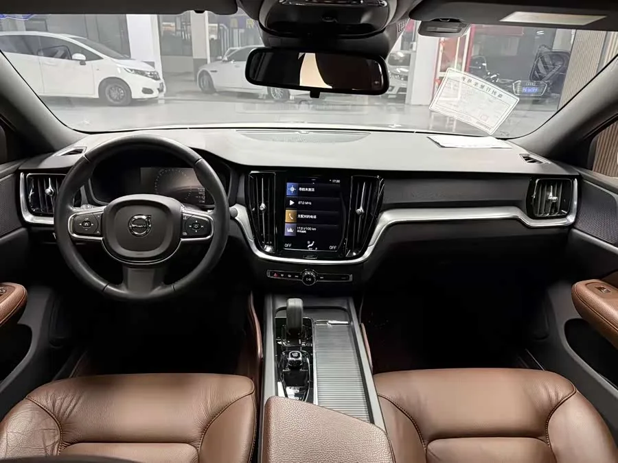 Volvo S60 2022 B4 Zhiyi Luxury Edition 2022 — миниатюра 2