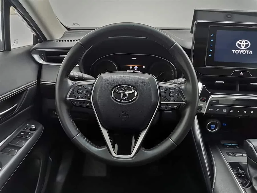Toyota Venza Venza 2022 2.0L CVT 2WD Luxury Edition 2022 — миниатюра 5