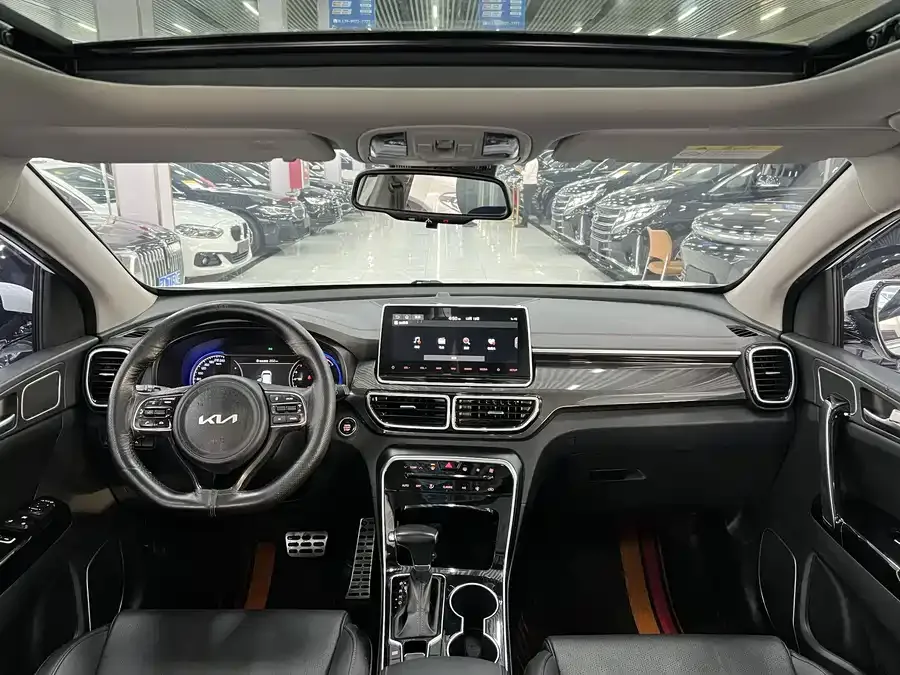 Kia KX5 2021 1.6T automatic two-wheel drive luxury version 2022 — миниатюра 2