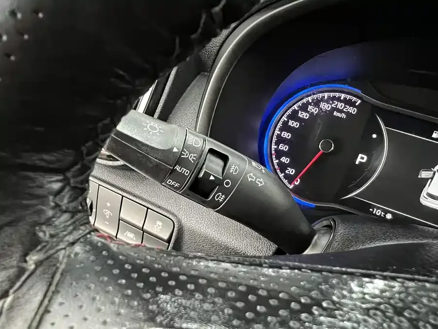 Kia KX5 2021 1.6T automatic two-wheel drive luxury version 2022 — миниатюра 4