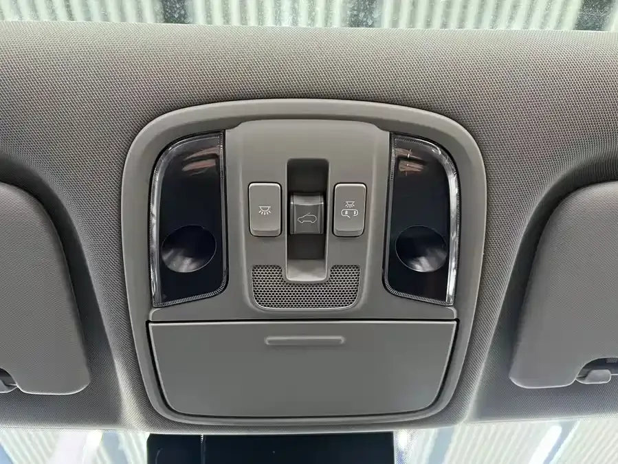Kia KX5 2021 1.6T automatic two-wheel drive luxury version 2022 — миниатюра 5