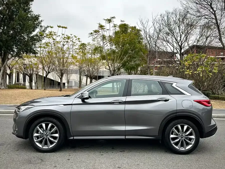 Infiniti QX50 2022 2.0T 2WD Fashion Edition 2023 — миниатюра 3