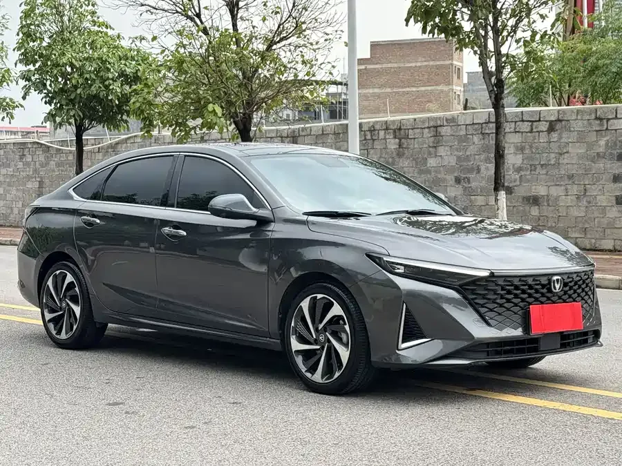 Changan Ruicheng PLUS Ruicheng PLUS 2023 1.5T DCT Pilot Edition 2023 — фото 1, купить с доставкой в Москву