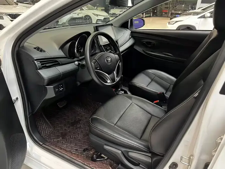 Toyota Vios FS Vios FS 2021 1.5L CVT Fenchi Edition 2022 — миниатюра 4