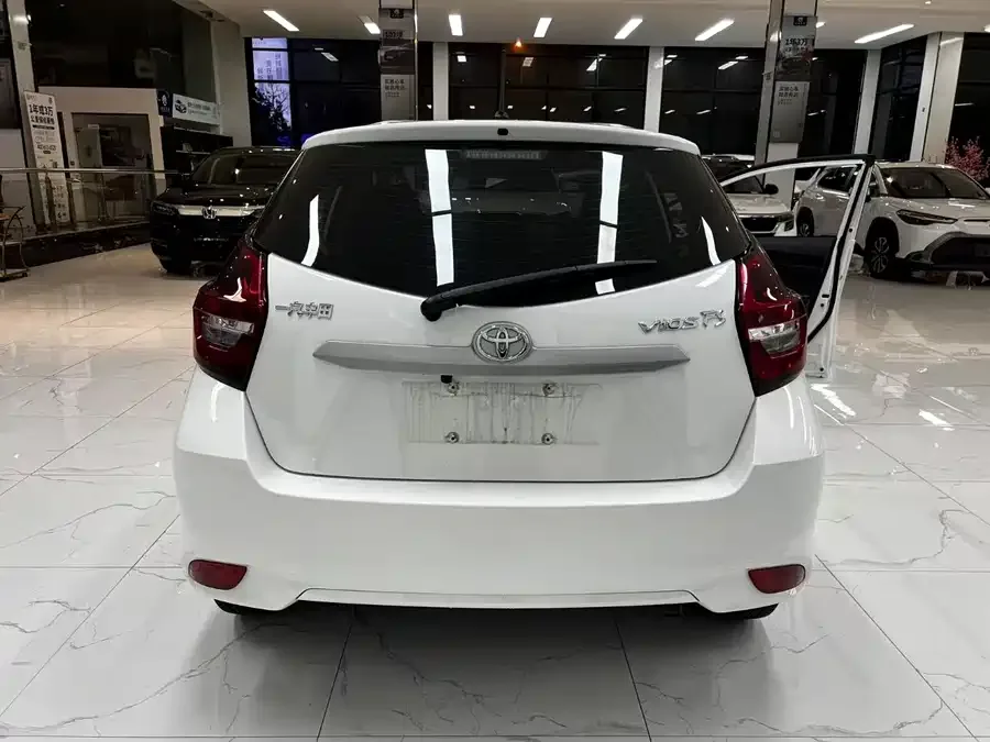 Toyota Vios FS Vios FS 2021 1.5L CVT Fenchi Edition 2022 — миниатюра 5