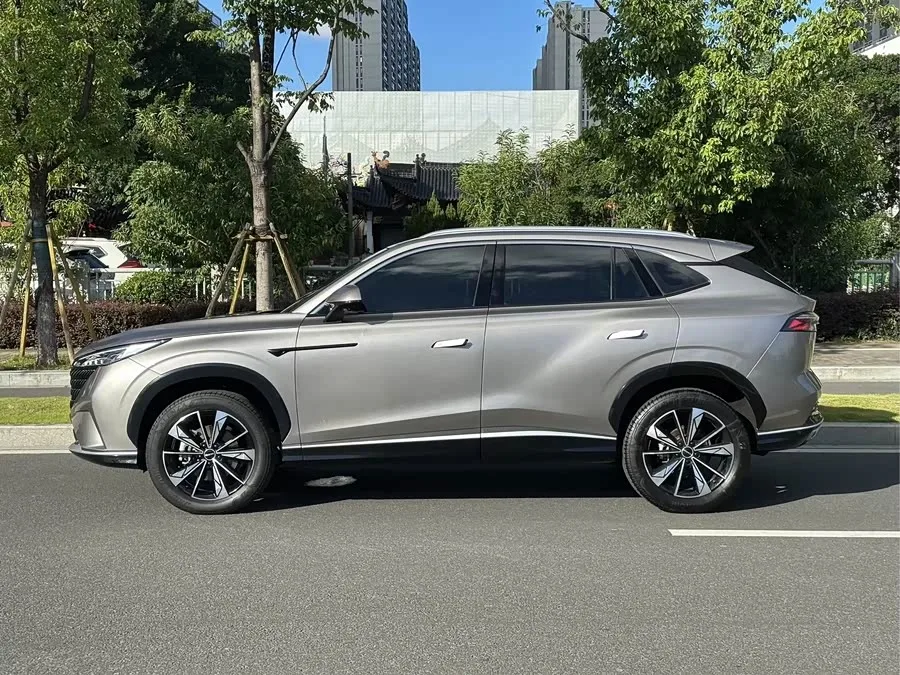 Roewe RX5 Roewe RX5 2023 1.5T Premium Sliding Screen Edition 2023 — миниатюра 2