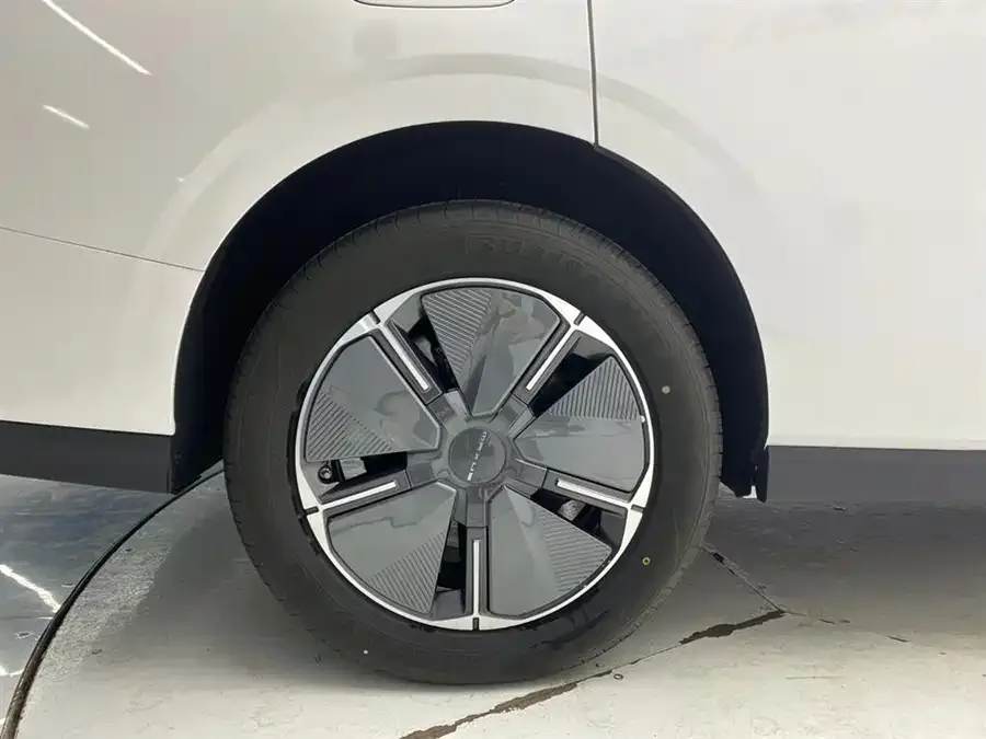 Maxus Dajia 7 Dajia 7 2024 facelift super hybrid long-range version Yuexiang version 2025 — миниатюра 5