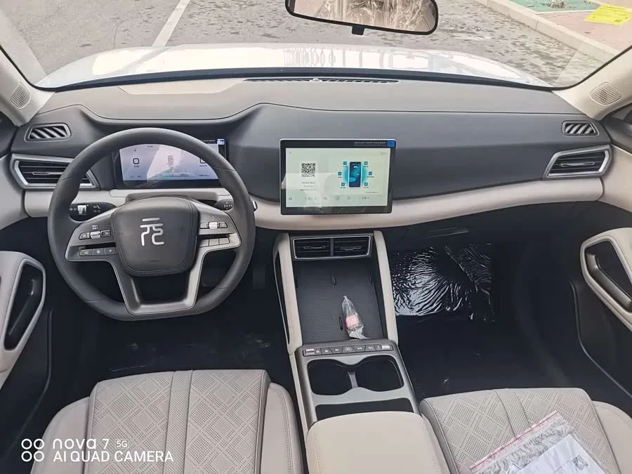 BYD Yuan UP Yuan UP 2025 301KM Pilot Edition 2026 — миниатюра 3