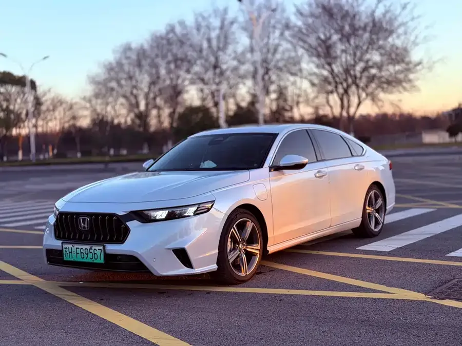 Honda Inspire PHEV Inship New Energy 2023 e:PHEV Smart Edition 2023 — фото 1, купить с доставкой в Москву
