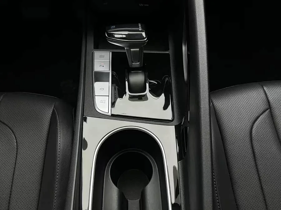 Hyundai Elantra Elantra 2022 1.5L CVT GLX Elite Edition 2023 — миниатюра 3