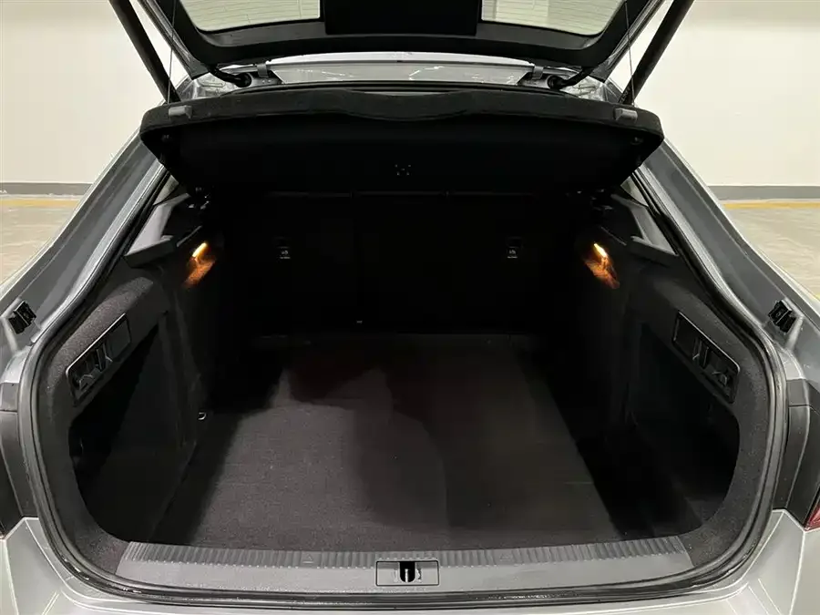Skoda SuperB Superpa 2024 TSI280 DSG Exclusive Edition 2024 — миниатюра 4