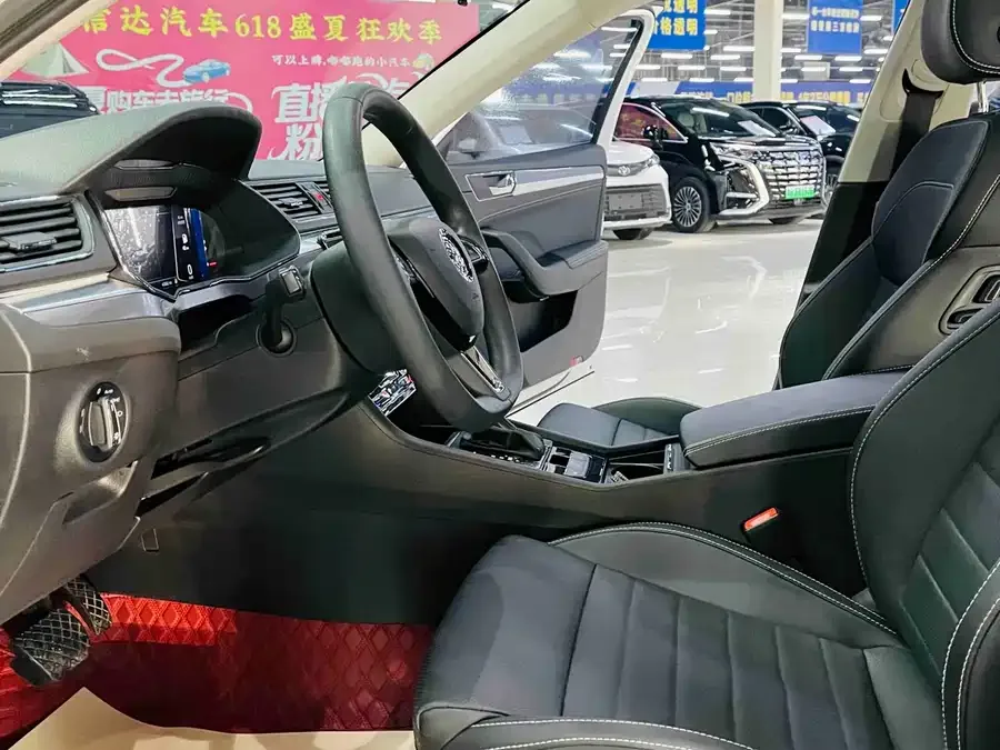 Skoda SuperB Super 2021 TSI330 DSG Comfort Edition 2022 — миниатюра 4