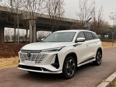 Changan CS75 PLUS Smart Electric iDD 2024 купить в Москве