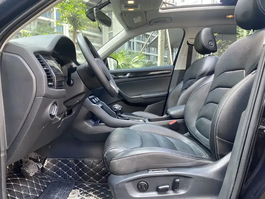 Skoda Kodiaq Kodiak 2020 TSI330 5-seater two-wheel drive luxury premium version 2022 — миниатюра 2