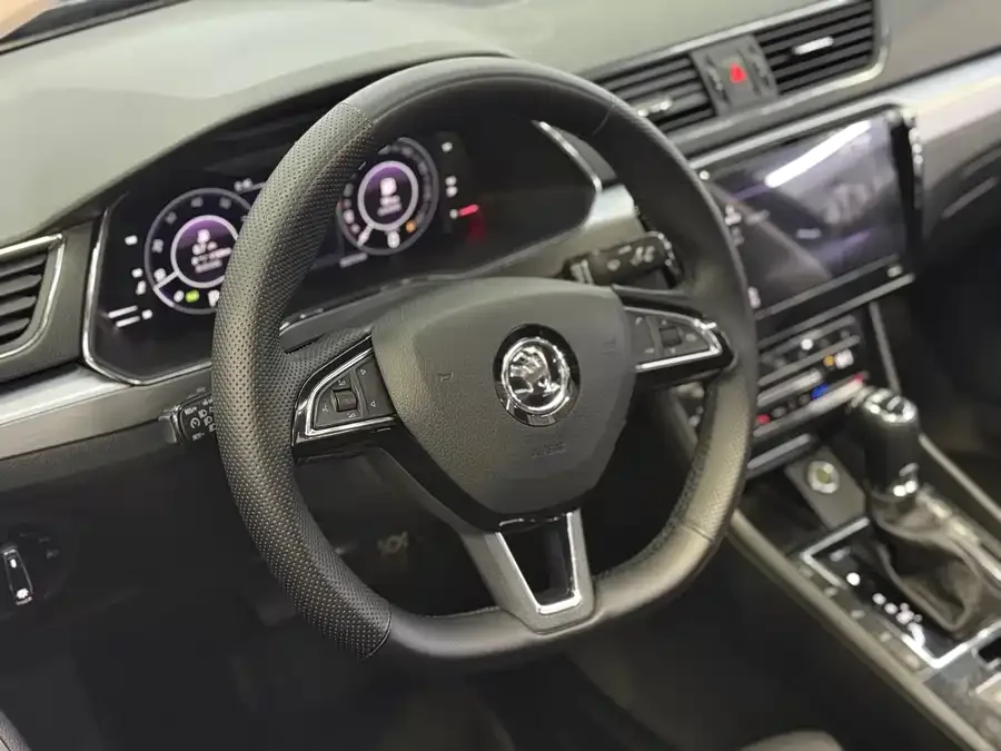 Skoda SuperB Superb 2025 TSI280 DSG Premium Edition 2025 — миниатюра 4