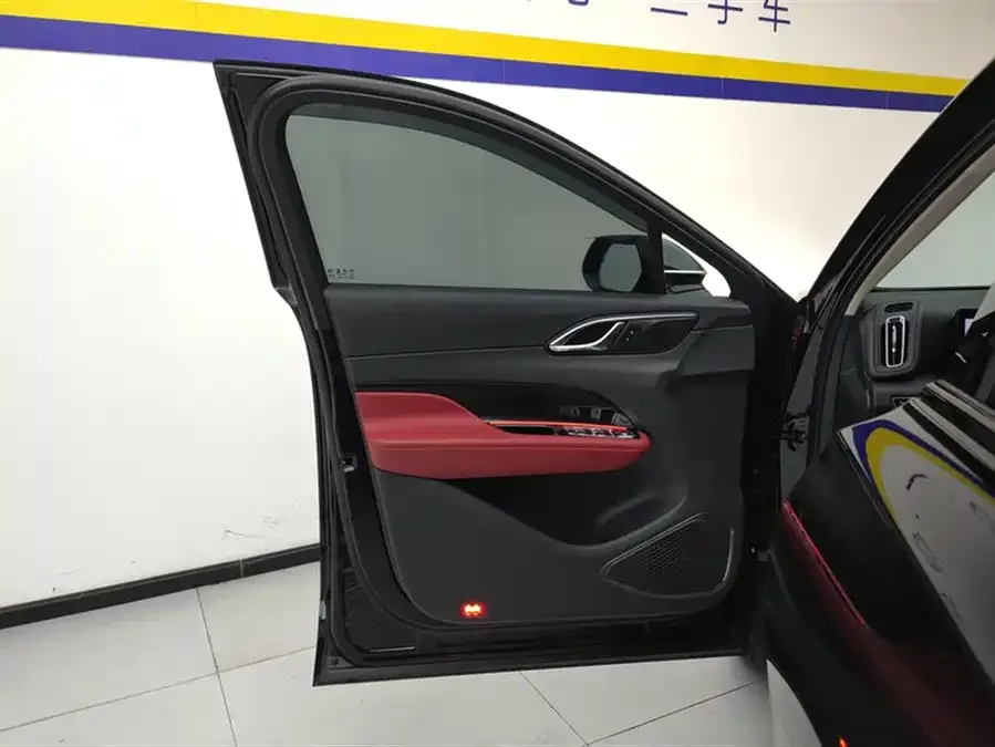Hongqi HS3 Hongqi HS3 2023 1.5T 2WD Shanwei Edition 2024 — миниатюра 4