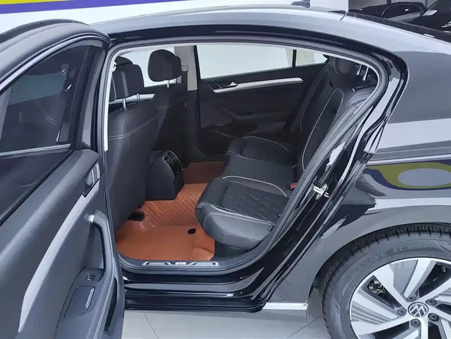 Volkswagen Magotan GTE plug-in hybrid Magotan GTE plug-in hybrid 2022 GTE luxury model 2023 — миниатюра 5