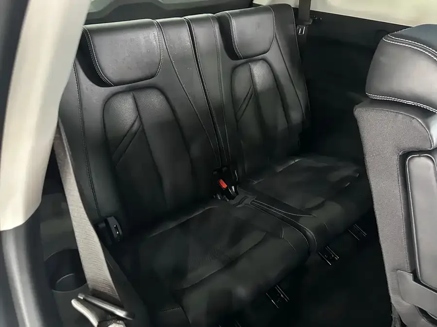 Landian E5 Blue Electric E5 2023 1.5L DE-i 100KM Enjoyable 7-seater 2023 — миниатюра 5