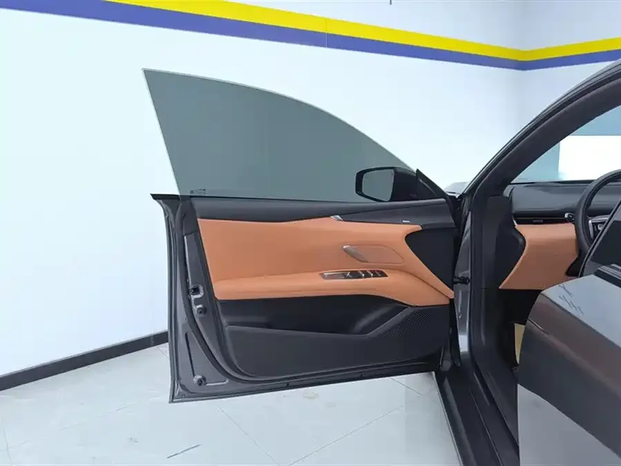 Deepal dark blue L07 Deep Blue L07 2025 230Ultra Deep Blue Intelligent Driving AD PRO Extended Range Edition 2025 — миниатюра 4