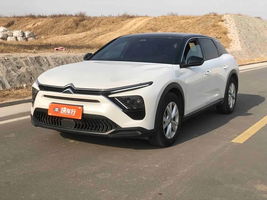 Citroen Versailles C5 X Versailles C5 X 2025 1.6T Overseas Edition 2024 — фото 1, купить с доставкой в Москву