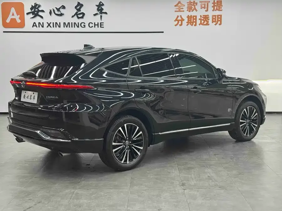Toyota Venza Venza 2022 2.0L CVT 2WD Premium Edition 2023 — миниатюра 2