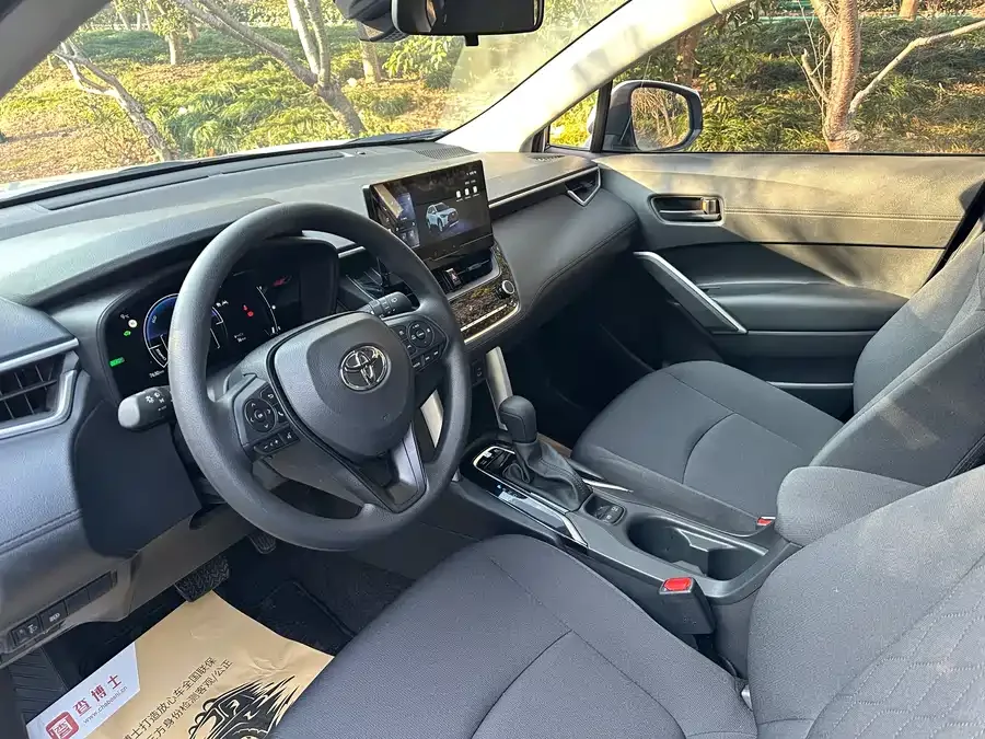 Toyota Corolla Corolla Sharp 2024 2.0L Intelligent Electric Hybrid Dual Engine Pioneer Edition 2025 — миниатюра 2