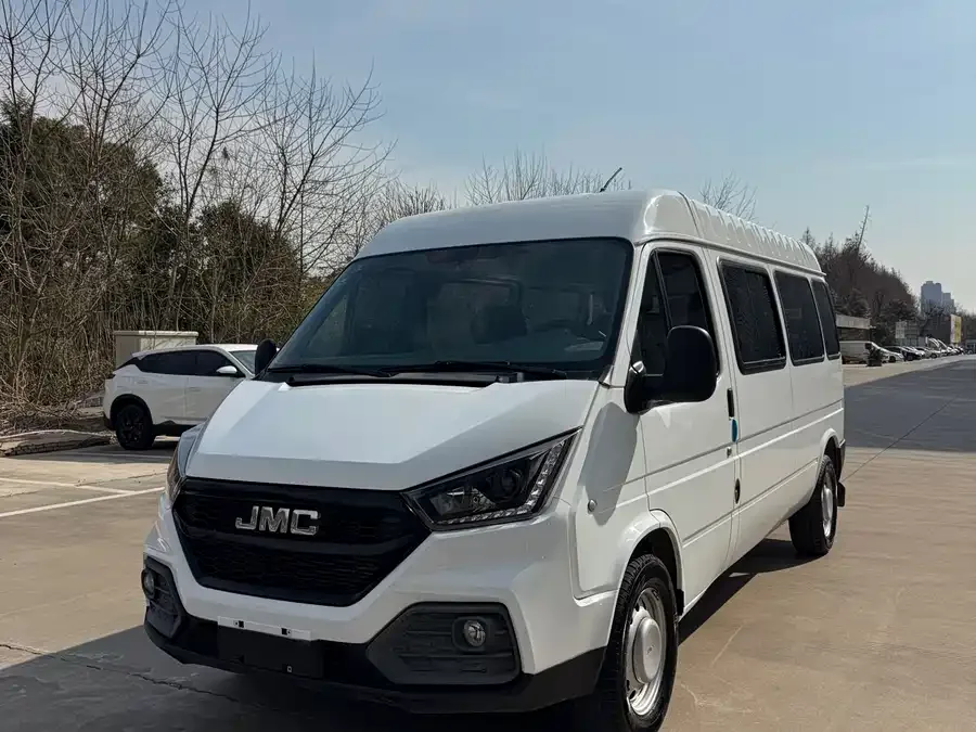 Jiangling special Teshun 2021 2.8T Space King Ordinary Model Long Axis Medium High Roof Rear Single Tire - 6-seater Diesel National VI JX493 2022 — фото 1, купить с доставкой в Москву