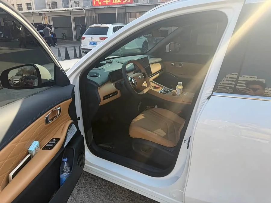 Geely Galaxy Starship 7 Galaxy Starship 7 2025 120km Exploration+ Edition 2025 — миниатюра 3