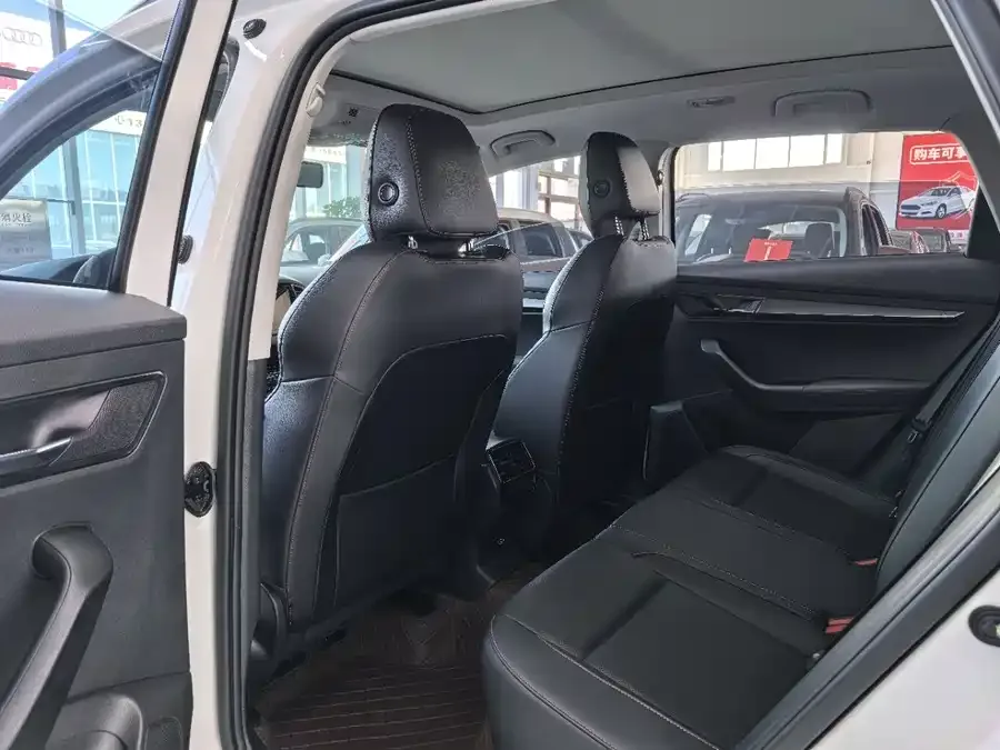 Skoda Karoq Korok 2022 TSI280 Exclusive Edition 2022 — миниатюра 4