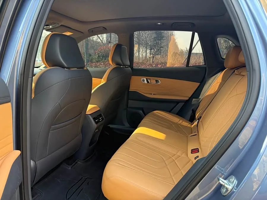 Geely Galaxy Starship 7 Galaxy Starship 7 2025 120km Navigator Edition 2025 — миниатюра 4