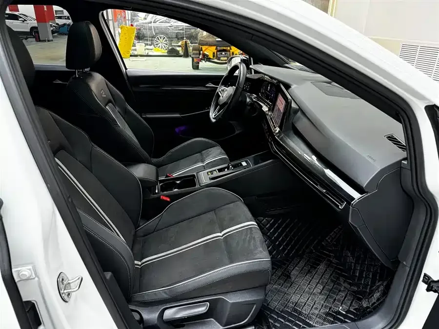 Volkswagen golf Golf 2021 280TSI DSG R-Line 2023 — миниатюра 5