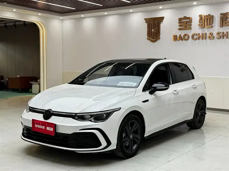 Volkswagen golf Golf 2021 280TSI DSG R-Line 2023 — фото 1, купить с доставкой в Москву
