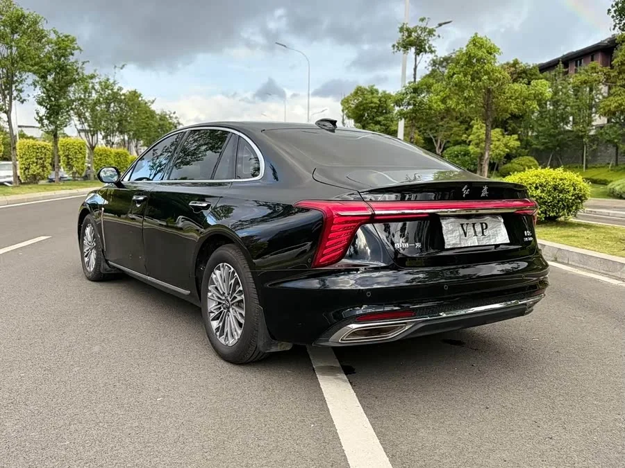 Hongqi H5 Hongqi H5 2023 1.5T DCT Zhilian Qiyun Edition 2024 — миниатюра 2