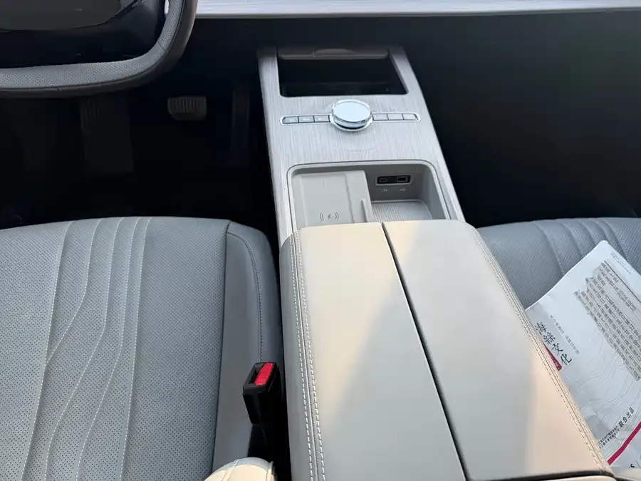 Geely Galaxy E8 Galaxy E8 2024 665km RWD Starship Long Range Edition 2024 — миниатюра 3