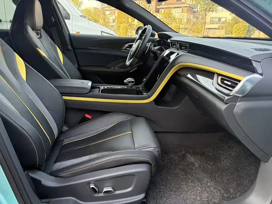 Hongqi H6 Hongqi H6 2023 2.0T Ultimate Edition 2023 — миниатюра 4