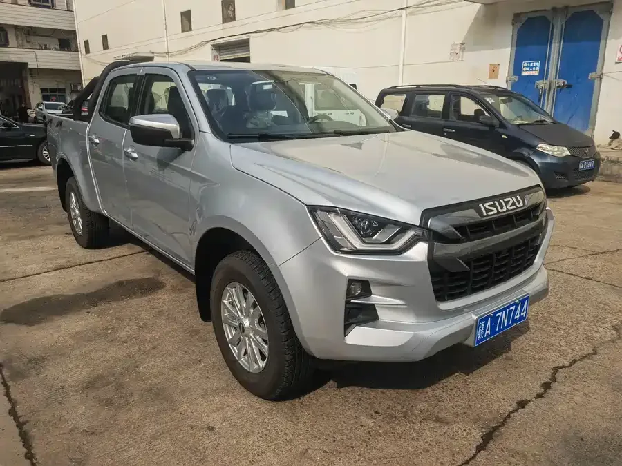Isuzu Lingtuo Lingtuo 2023 2.5T Automatic Two-Wheel Drive Diesel Navigator Edition Long Wheelbase 2026 — миниатюра 3