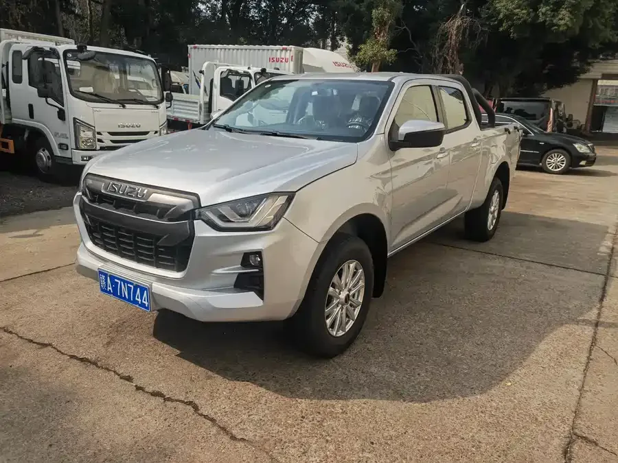 Isuzu Lingtuo Lingtuo 2023 2.5T Automatic Two-Wheel Drive Diesel Navigator Edition Long Wheelbase 2026 — фото 1, купить с доставкой в Москву